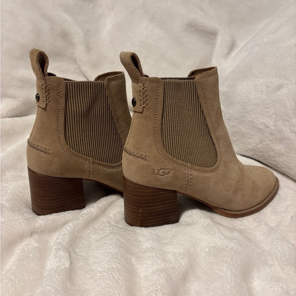 Uggs Faye Booties - Picture 7 of 8